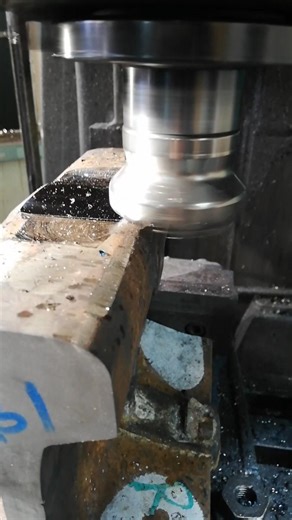 MILLING MACHINING RAILWAY PIECE PRIOR REPLICA INVESTIGATION IN METALLURGICAL TESTING LABORATORY