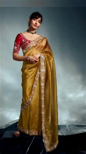 Golden Saree Vibe: The Ultimate Festive Look!