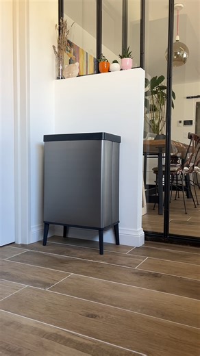 The Verto waste bin strikes the perfect balance between design and practicality. Simple, elegant... and just right for your kitchen. 🖤 . . #Bin #Verto | Curver