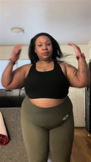 I eat intuitively these days. I’m not obsessing over numbers, but I am intentional. Calories will vary for everyone depending on your body, activity level, and goals. The one thing I focus on at every meal? Protein, protein, protein. It keeps me full, supports muscle and helps me stay consistent with my goals without feeling restricted. #weightlossmeals #highprotein #healthylifestyle #WeightLossTips #highproteinmeals