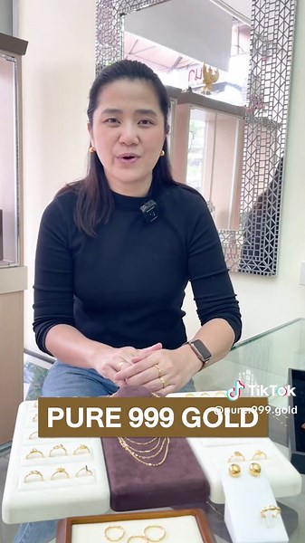 เปลี่ยนมุมมองการใส่ทอง! ✨ ด้วย Pure 999 Gold เครื่องประดับทองแท้ 99.9% ที่ออกแบบให้ เบา เรียบหรู ทันสมัย ใส่ได้ทุกวัน แต่ยังคงคุณค่าแบบทองแท้ ✨Pure 999 Gold เป็นแบรนด์เครื่องประดับ และเป็นสินทรัพย์ที่ใส่ได้! ทองแท้ 99.9% ของเรา สวยหรูไม่ซ้ำใคร ทั้งใส่สวยและสะสมมูลค่าได้ที่มีความบริสุทธ์มากกว่าทอง 96.5 % งานฝีมือระดับช่างทองมืออาชีพ ประสบการณ์กว่า 20 ปี มีหน้าร้านจริง พร้อมให้เข้าชมสินค้า หรือปรึกษาการเลือกเครื่องประดับที่เหมาะกับคุณ ✨ ทองคำที่เป็นมากกว่าเครื่องประดับ แต่เป็นการลงทุนที่มีมูลค่าใน
