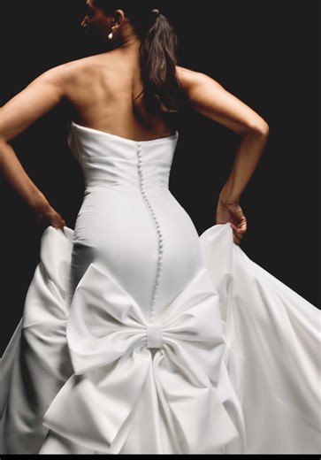 Stunning Mermaid Wedding Gown from Justin Alexander 2025