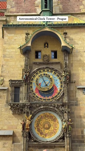 Discover Prague's Astronomical Clock and Apostles Parade