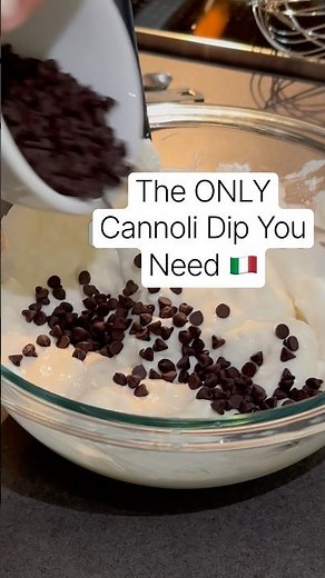 Make this tonight for dessert! Just FIVE ingredients 🖐️ #dessert #cannoli
