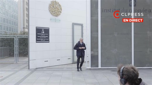 Suivez en direct la conférence de presse à l’Institut du Monde Arabe (IMA) à Paris suite à la réunion du conseil d'administration de l'institution ce matin visant à nommer Anne-Claire Legendre au poste de Présidente de l'IMA. Au début du mois de février 2026, la publication par la justice américaine de millions de pages de documents liés à l’affaire Jeffrey Epstein a mis en lumière des liens documentés entre le financier américain condamné pour exploitation sexuelle de mineures et plusieurs pers