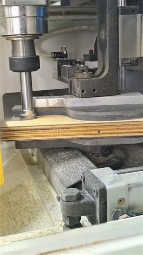 high-speed wood milling process #shorts