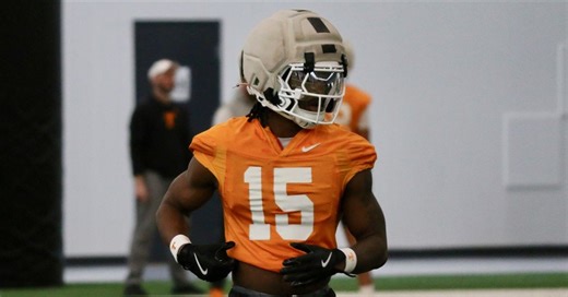 Edrees Farooq was undeterred by Tennessee transfer portal influx threatening his starting safety spot