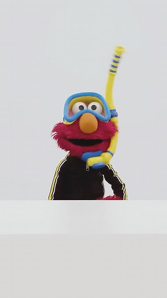 Elmo Moves Like a Sea Creature! #sesamestreet