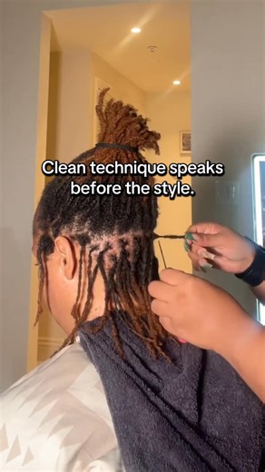 🌟Master Loctitian & Educator on Instagram: "A 4-point interlock rotation isn’t about speed it’s about even tension, balanced direction, and long-term loc integrity. When rotation is inconsistent, weak spots form throughout the loc. Over time, those weak points lead to thinning, instability, and eventual breakage even if everything looks fine on the surface. This is the difference between maintenance that holds and technique that lasts. Foundational details like this are taught inside the Six Fi