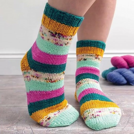 KNIT A BOX OF SOCKS - Sock Knitting Pattern Book 24 #knittersofig #knittingpattern #knitdesign