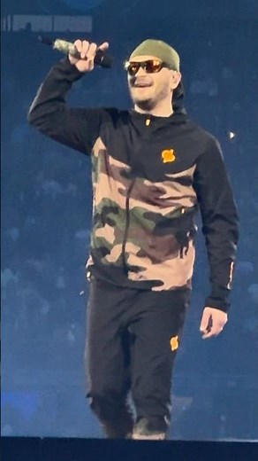 Jul introduces "En Y" at the Stade de France 🤣 #jul #eny #stadedefrance
