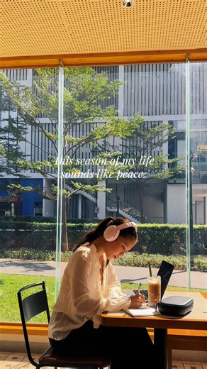 Solo café dates, but make them yours. ☕💗 Slip on your QuietComfort Headphones in Petal Pink and turn everyday coffee breaks into your own little escape. Tune out the noise, sip slowly, and get lost in your favorite playlists with crystal-clear sound and all-day comfort. Because sometimes, the best Valentine’s date is time well spent with yourself. 🌐 Discover more at www.eleksis.com 🛒 Shop online or in-store via official Bose stores #BosePH #UnleashYourEverydaySound #Eleksis | Bose by Eleksis 