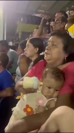 How long did it take you to notice? #fyp #funny #react #baby #wtf