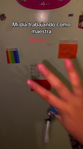 Jugando a Ser Maestra Falsa: Aula Ficticia y Tutoriales