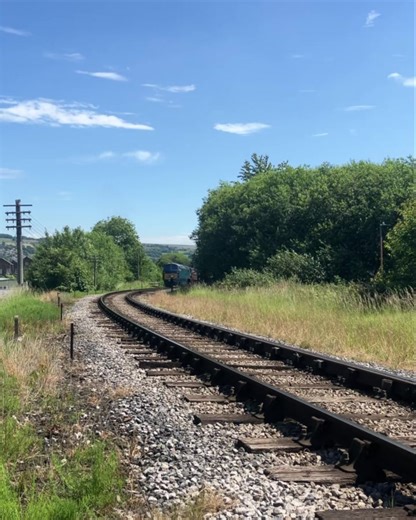 38K views · 834 reactions |  The Diesel Gala  D1015 ‘Western Champion’ with its first departure from Keighley Station, climbing the bank and onto Ingrow-West. #kwvr // Kwvr.co.uk | The Keighley and Worth Valley Railway | Facebook