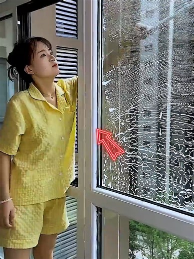 This Japanese invention makes cleaning windows so# | Cleaning Windows