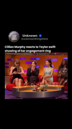 Cillian Murphy’s calm and understated reaction to Taylor Swift’s stunning engagement ring during The Graham Norton Show quickly became the talk of social media. When Taylor proudly displayed her “hardware upgrade,” as she playfully called it, Murphy responded with a gentle smile and polite applause, maintaining his trademark composed demeanor. Fans online described his reaction as “peak Cillian energy,” perfectly capturing his cool and collected personality. While Taylor glowed with excitement, 