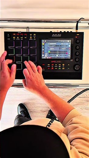 Old School Boom Bap Beat on the Akai MPC – Real Pad Work #hiphop #beat #producer #fingerdrumming
