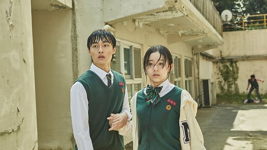 The 17 Best Scary TV Shows on Netflix to Chill and Thrill You