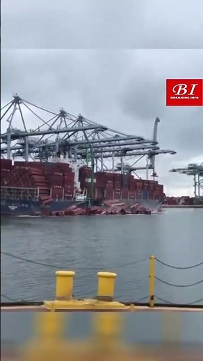 Chaos at California Port: 60+ Containers Fall Off Cargo Ship | Long Beach Incident