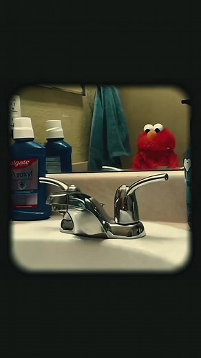 Elmo Prank Comedy: Hilarious Refrigerator Shenanigans