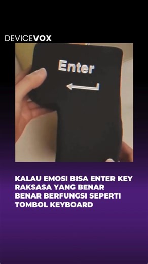 devicevox on Instagram: "Enter Key Raksasa yang Benar Benar Berfungsi Seperti Tombol Keyboard Perangkat ini bukan sekadar mainan lucu, tetapi benar benar memanfaatkan prinsip dasar komunikasi perangkat input komputer. Giant Enter Key bekerja sebagai USB Human Interface Device atau HID, yaitu standar yang memungkinkan komputer mengenali perangkat seperti keyboard tanpa instalasi khusus. Saat bagian dalam bantal ditekan, sebuah saklar mekanis sederhana akan menutup rangkaian listrik dan mengirim s