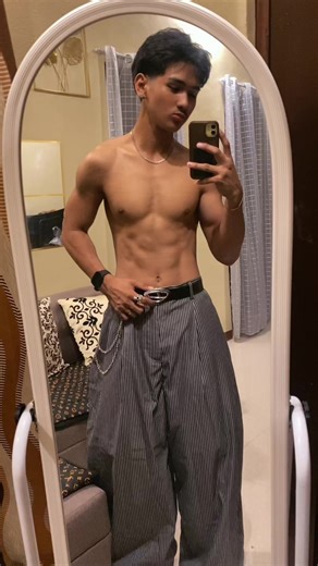 Y2K Fashion Trends: The Belt Broskie Look