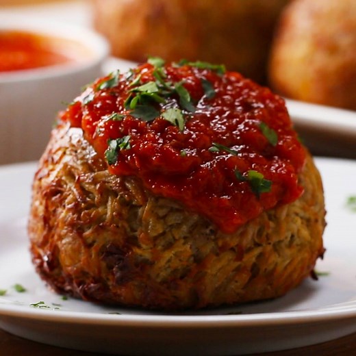 These stuffed potato bombs are insanely delicious 😱! FULL RECIPE: https://tasty.co/recipe/hash-brown-bombs | Tasty