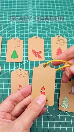 Etiquetas navideñas fáciles con cartulina / rápido y creativo