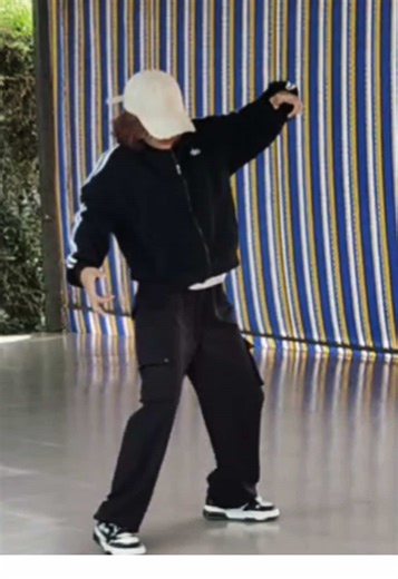 Alan Walker - The spectre Dance by Elizabeth Try 💙✨ #fyp #foryou #edm #dance #alanwalker