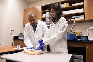 Life-Saving Bandage Rapidly Stops Hemorrhaging