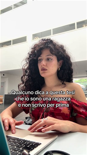 Tesi di laurea: correggere il genere e l'ordine dei nomi