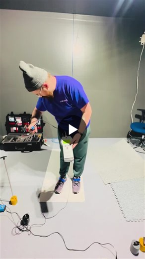 Raw footage showing body voltage testing on conductive vinyl tile. | StaticWorx, Inc
