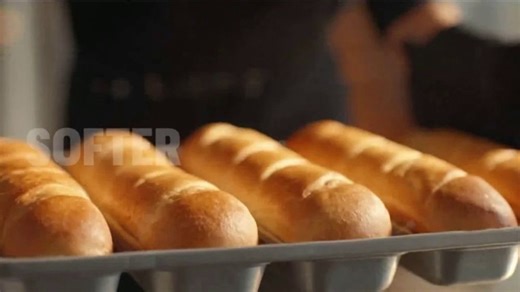 Subway TV Spot, 'New Bread'