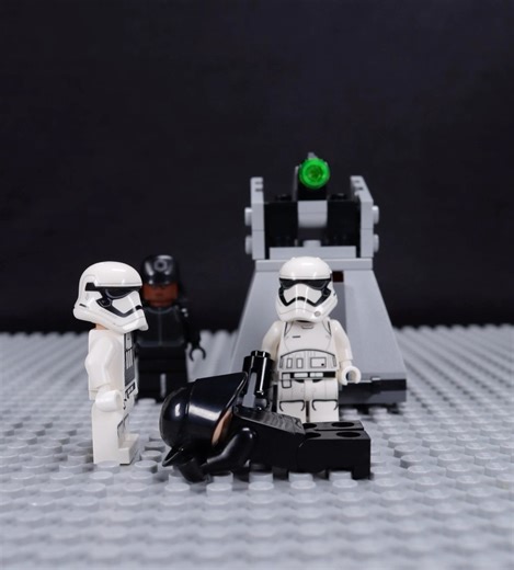 LEGO Star Wars: First Order Battle Pack - 75132 #lego #legostarwars #stopmotion #stormtrooper