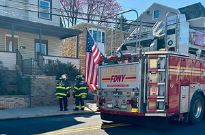 House fire draws large FDNY response to Staten Island home