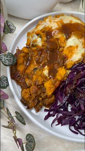 69K views · 908 reactions | A stunning leftover lamb stew made into a pie! Wowzers this was so nice! A perfect way to use leftovers. Well done to the Win Man for making this beautiful dish殺♥️ | Claire Abebrese | Facebook