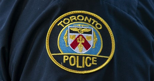 Smash and grab robbery in North York leaves one injured