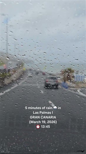 5 minutes of rain 🌧 in Las Palmas GRAN CANARIA #GranCanaria