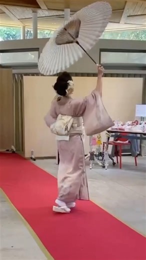 所作美学パフォーマンス・美ライン着付け・花楽・和傘 #着物 #kimono #山内豊翠