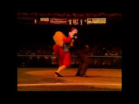 The San Diego Chicken GOING WILD at Comiskey Park (1983)