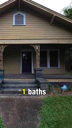 Charming Country Cottage with Big Potential on 1 Acre Check the comments...👇 👇 | Old house