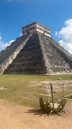 Exploring a World Wonder. #mexico #chichenitza #wondersoftheworld #worldwonders #mexicanhistory