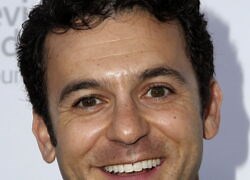 Fred Savage - La biographie de Fred Savage avec Voici.fr