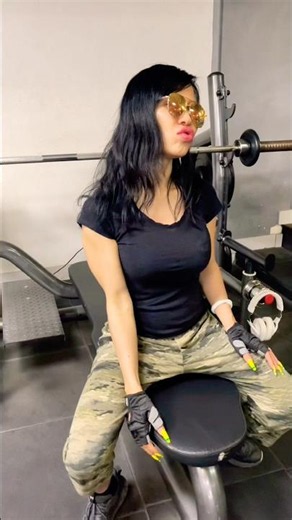 Bench + Overhead Press 💪🔥Let’s goo #gymgirl #workouts #strongwomen #fitnessgoals #benchpress