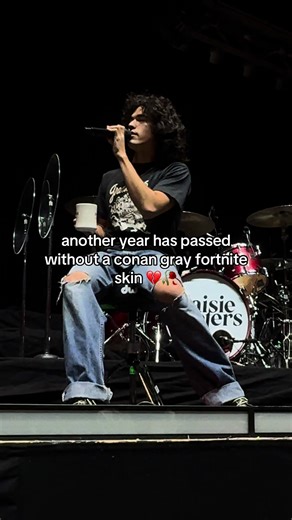 i will start playing fortnite when he finally gets his own skin | Conangray