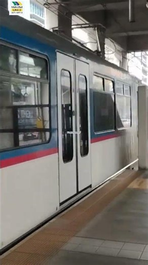 MRT 3 APPROACHES BONI STATION