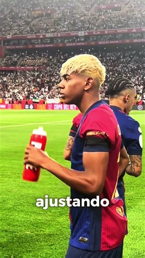 Yamal Lamine hides hair 🕵️