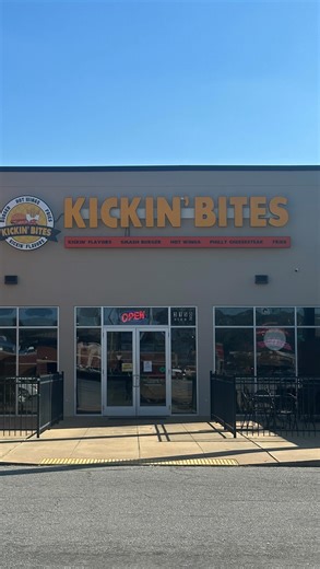 New spot alert in Columbus. @kickinbites just opened on Macon Road in the old Build Yo Salad spot, over in the plaza with Ross and Aldi. They’re in soft opening mode right now. Limited menu, short hours, eleven to four & from the menu they’re serving up smash burgers, chicken sandwiches, Philly cheesesteaks, wings fries & other quick eats. You know I’m a sucker for a smash burger, so I went straight for the double. Soft bun, crispy edges on the patties, loaded up, good flavor. It was a little sa