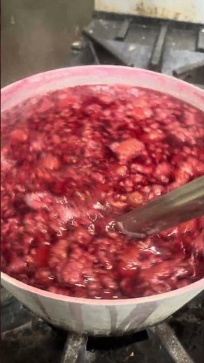 Very short process for making raspberry sauce. Fresh raspberry sugar and water